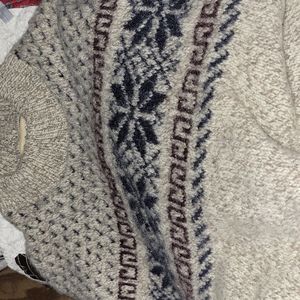 Men's sweater